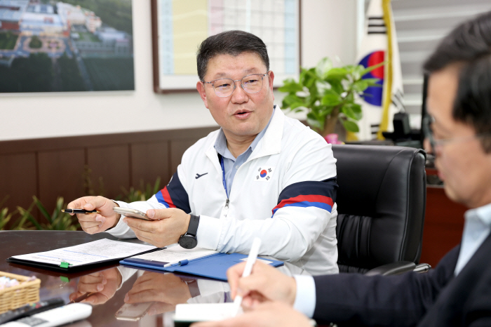 '좌식배구 국대 출신 행정가'전선주 이천선수촌장"선수·지도자 인권 보호 …