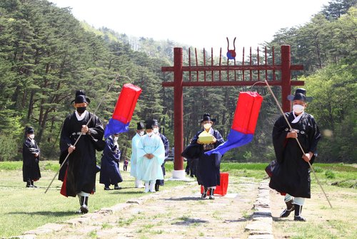 조선왕조 태동지 준경묘·영경묘서 강원도 관찰사 봉심 재연