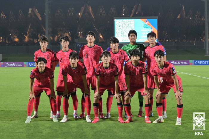 한국-일본, U-17 아시안컵에서 엇갈린 희비…한국 '8강 안착'-일본 …