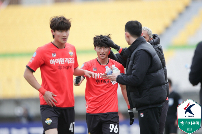 '319분만의 골' 강원, 최병찬 결승골 앞세워 광주에 1-0 승리 '3…