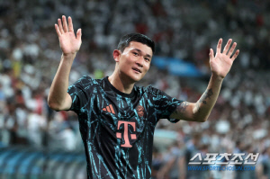 [속보] '충격 보도' 韓 최고 센터백 김민재 2년 만에 방출 가능...독일 1티어 기자 