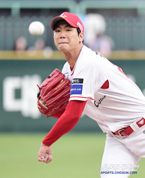 '노-채' 홈런포에 '옛동료' 10년 만의 기억 소환까지…'다이나마이트 타선' 폭발에 웃지 못한 역대 5번째 역사
