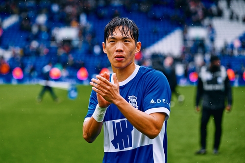 버밍엄 수비수 이명재, 31세에 유럽프로축구 데뷔