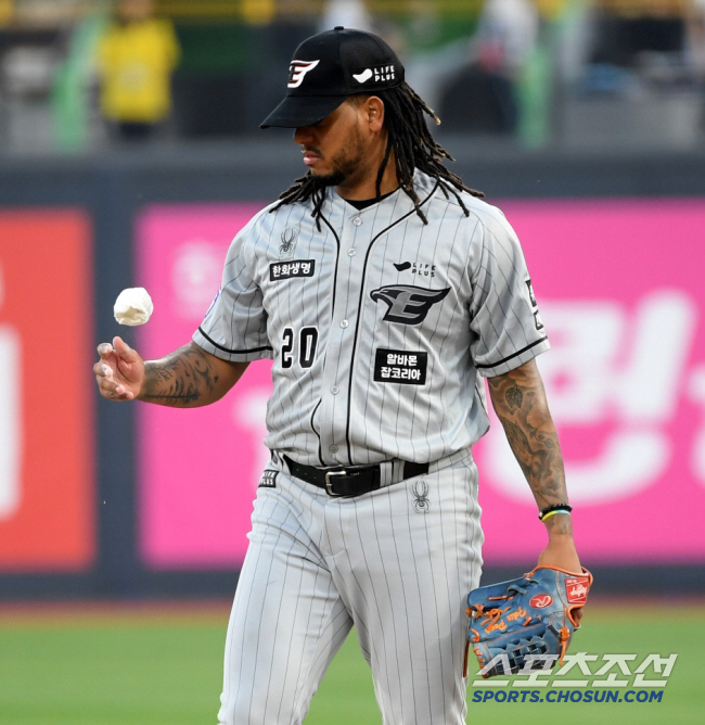 KBO 유턴 희망? 아쉽게 한화 떠난 통산 19승 투수, 데뷔전 7이닝-…