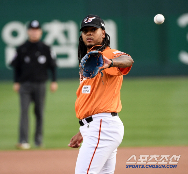 KBO 유턴 희망? 아쉽게 한화 떠난 통산 19승 투수, 데뷔전 7이닝-…