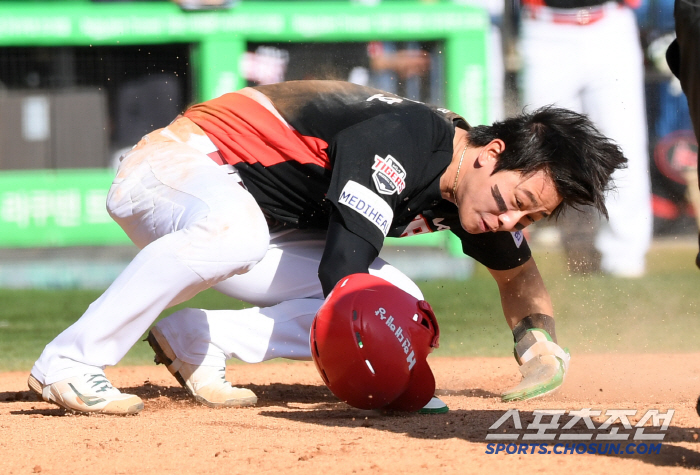'4안타+번뜩이는 재치' KBO 최고 포수 양의지 허 찌른 홈 쇄도...…