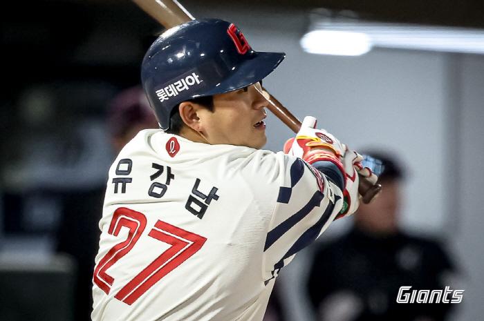 금간불괴? 조롱 따윈 웃어넘긴다…확 달라진 80억 포수 '부활' 찬가! 타율 3할 → 고비 때 한방까지 [피플]
