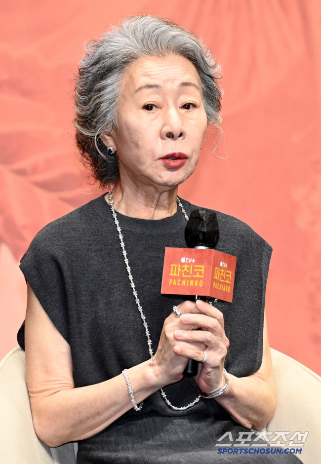 홍석천, 윤여정 子 커밍아웃에 "25년 전 쓰러질 뻔하던 부모님 감동받고…