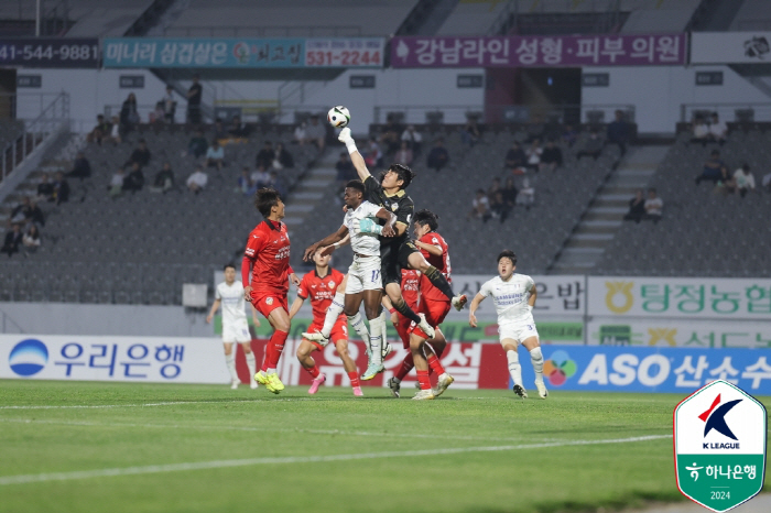 'Do you play soccer as a key?' Big Boom Break is 180cm goalkeeper Shin Song-hoon, the last 4 consecutive clean sheets → 4th place in Asan, Chungcheongnam-do 'Storm's Hack'