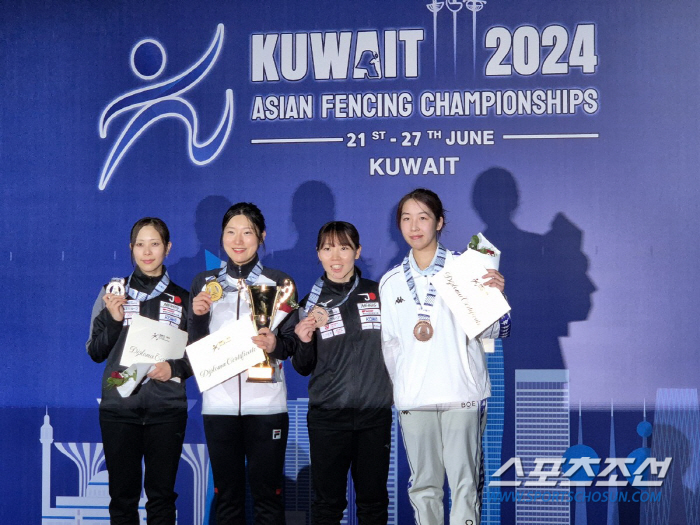 Fencing Korea. Recovered the top of the 亞 that was taken away by Japan! 'Gold 4X Silver 2XDong 5'A spectacular finale