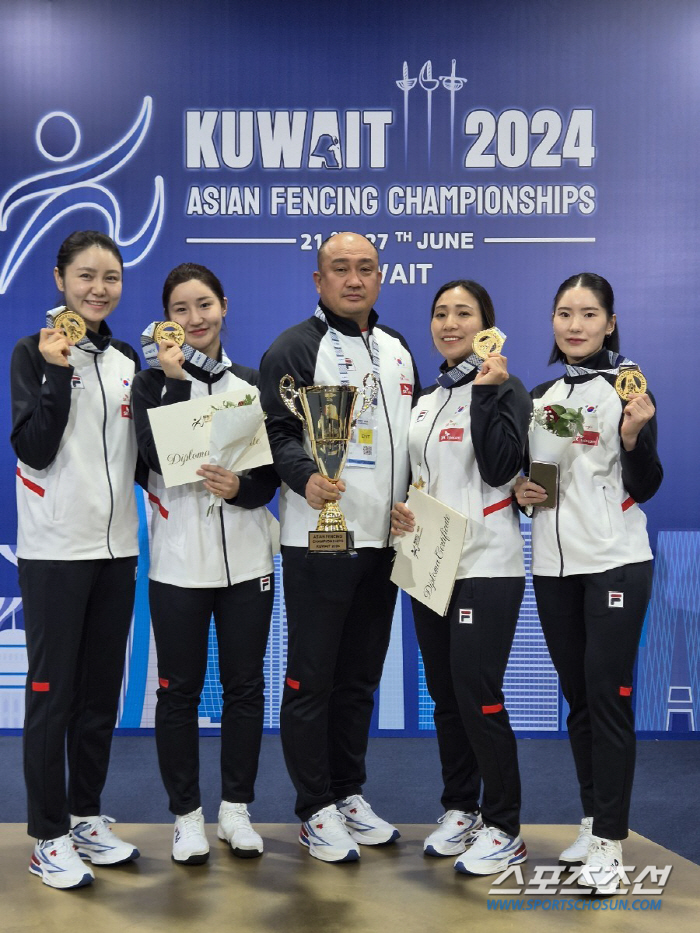 Fencing Korea. Recovered the top of the 亞 that was taken away by Japan! 'Gold 4X Silver 2XDong 5'A spectacular finale