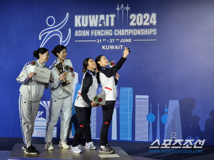 Fencing Korea. Recovered the top of the 亞 that was taken away by Japan! 'Gold 4X Silver 2XDong 5'A spectacular finale