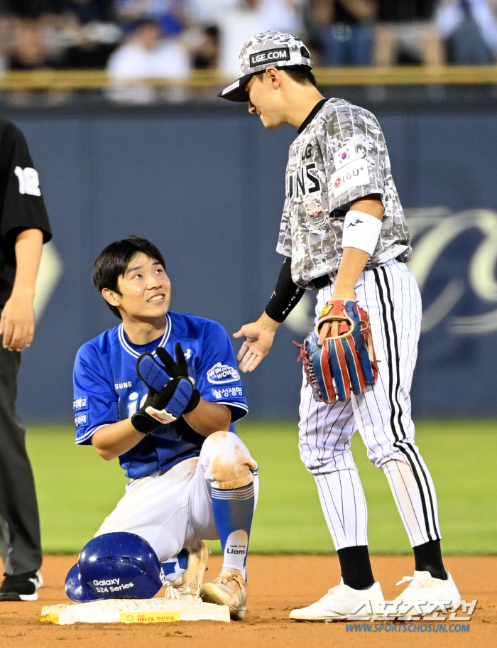 'Ji-chan is good at stealing as well' Shin Min-jae, a senior track and field player, also admitted, stealing three times that shook the twin infields