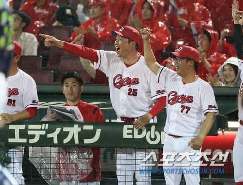 Davison, who left for NC, ranked first with 25 home runs, was forced out of the 850,000 infielder with no hits in 2G, and ran for first place in Hiroshima without foreign hitters for 66 consecutive games (Min Chang-ki's Japanese baseball)