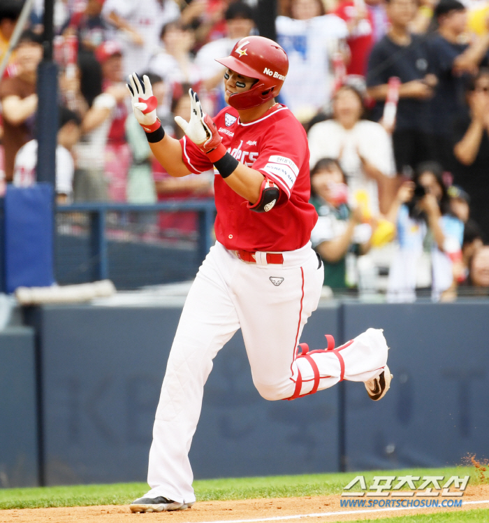 'I hit it quickly because it was raining. 3 home runs until the 2nd inning...7th-inning rain cold win over SSG and Doosan 