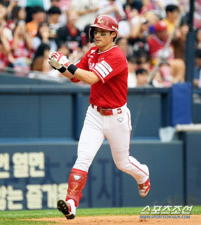 'Is it human speed?' Jihoon Choi who made a rare sacrifice fly on second base 'Thought of a wide Jamsil.' 