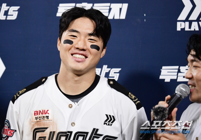 Lotte's Son Sung-bin, the third-ranked catcher of the team 'Finally showing a lot of performances that make 8 billion catcher Yoo Kang-nam forget