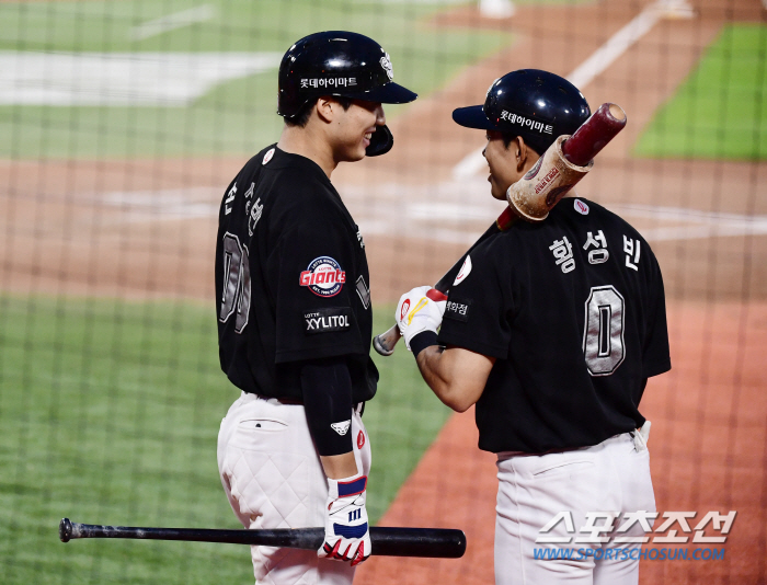 Lotte's Son Sung-bin, the third-ranked catcher of the team 'Finally showing a lot of performances that make 8 billion catcher Yoo Kang-nam forget