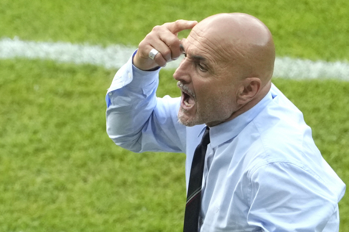  Italian coach Spaletti admits defeat 