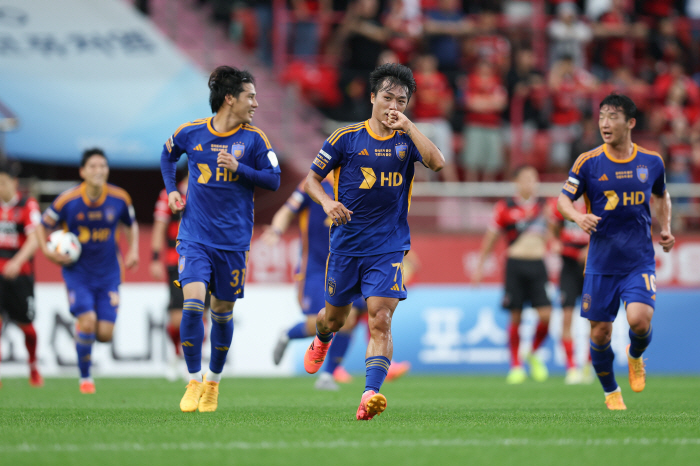 '1 minute 39 seconds'Hong Yun-sang-goal, the stream has changed'East Coast Derby'Pohang overpowered Ulsan 2-1 → Failed to recapture the lead