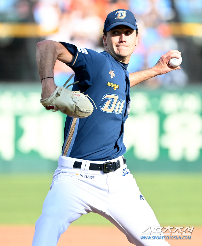 The birth of a 'left-handed peddy'. The same ball that silenced the strongest left-handed line of the winning team. The secret to winning the first place with strikeouts is a complete sweeper 