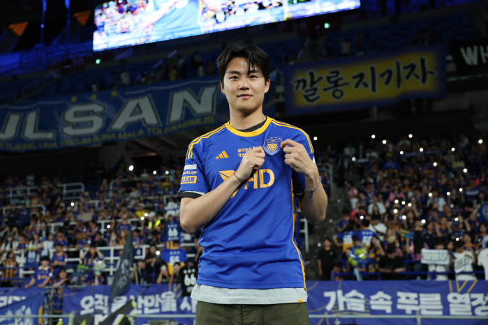 'There's another Korean player here.' Seol Young-woo joins Zvezda officially → Welcome wave contract period '31', Bae No. 66