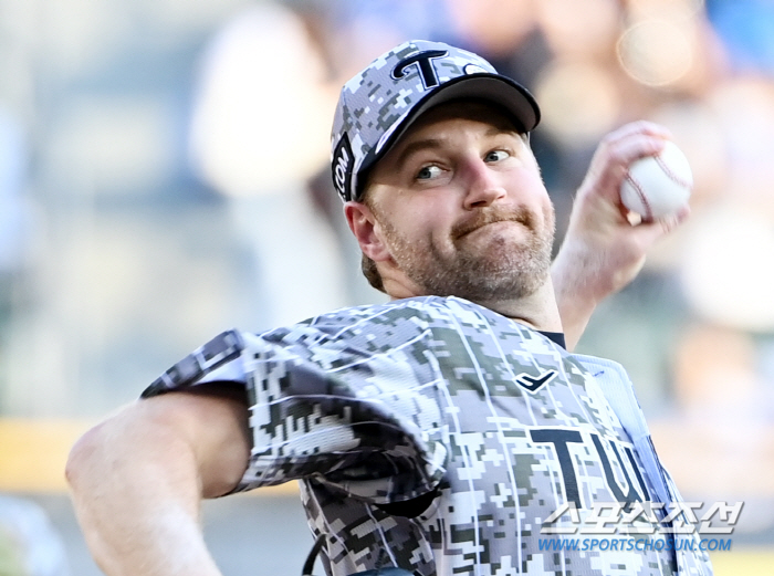 He was out of injury with one-two punch in Korea → 8 bullpen days → 13 wins and 12 losses. Is this the power of the winning team? 