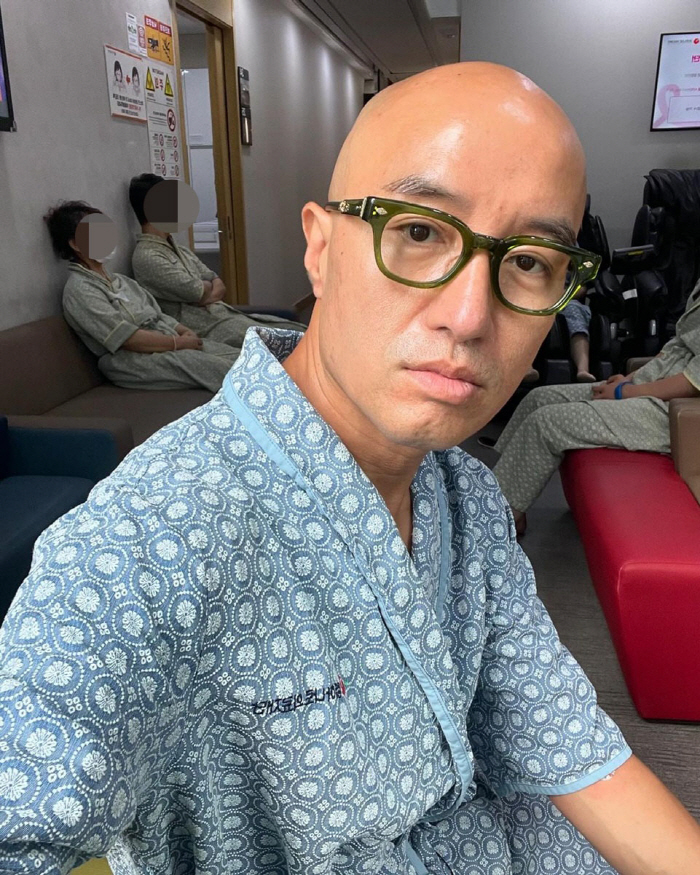 Hong Seok-cheon goes to the hospital for a medical check-up. 