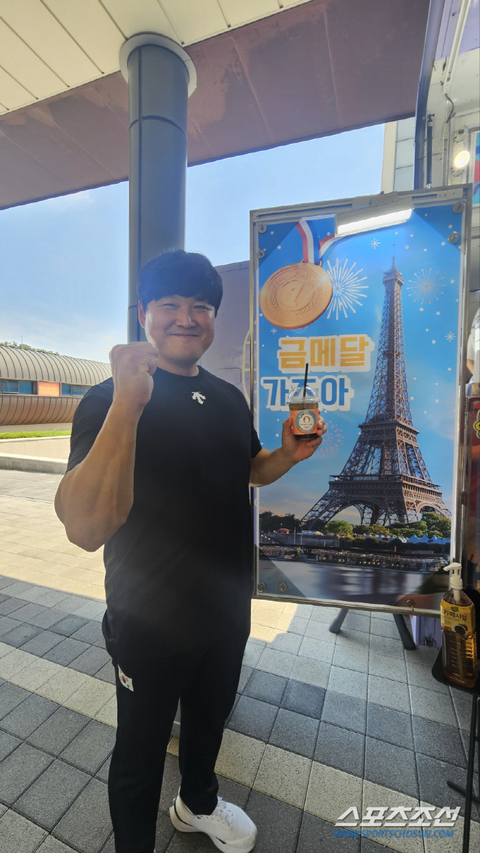 'It's on me!' The Paris Olympics are too quiet, and teachers have stepped up to boost the morale of the national university