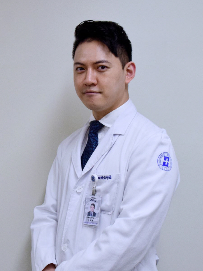 Professor Seok Sang-yoon of Daejeon Eulji Hospital won the thesis award of the Korean Cervical Research Association for the second consecutive year