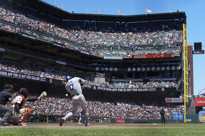 SF fans dying of Ohtani strikeouts, hitless 3K in 5 at-bats, beaten by 30-year-old rookie...LAD 4-10 SF