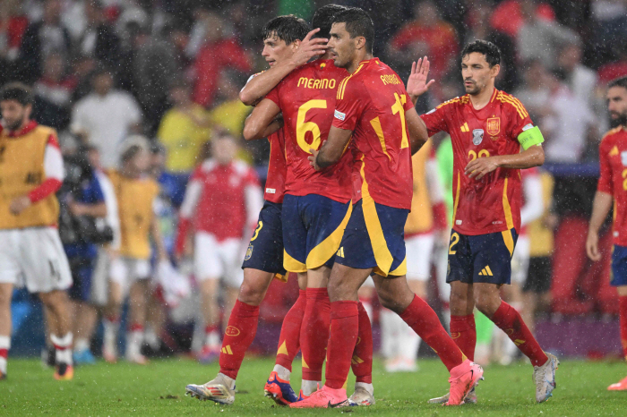 Spain quelled Georgia 4-1 with the new fleet...In the quarterfinals against Germany 'confrontation'