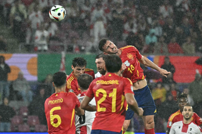 Spain quelled Georgia 4-1 with the new fleet...In the quarterfinals against Germany 'confrontation'