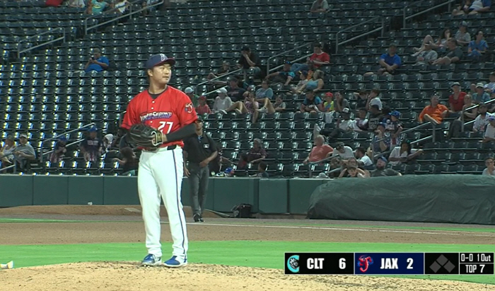 'But the home run wasn't hit well.'He's throwing the ball up in the middle, Ko Woo-seok, 2 runs in 2 innings...The average fastball is 148.4km