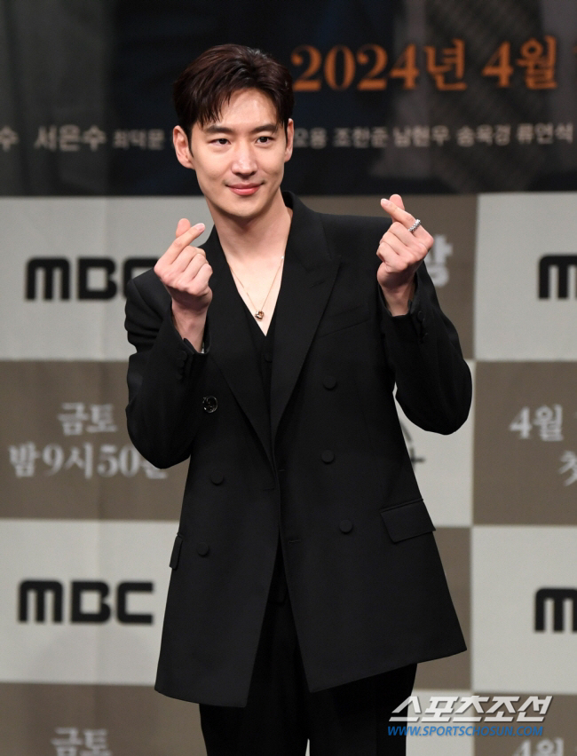 'Escape' side cancels Lee Je-hoon coffee car event due to city hall station reverse driving disaster'Please understand' 