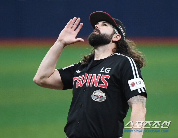 First time in the KBO League! 100 innings for 6 consecutive years in just one team. Resurrected 'Jamsil Jesus' 1 hit shutout → 1 run in 6 innings QS.the beauty of the first half of the year