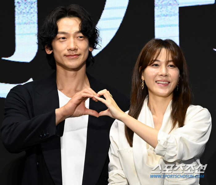  Jung Ji-hoon - Kim Ha-neul, Hwa-in scandal