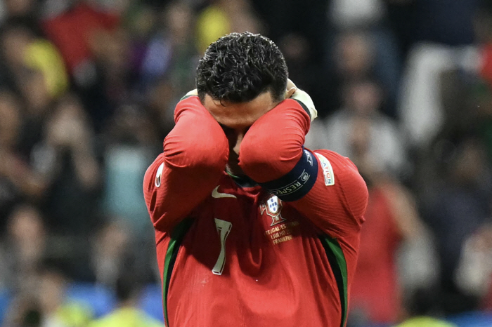 PK missed tears → penalty shootout win' Ronaldo laughed while crying This is soccer.'