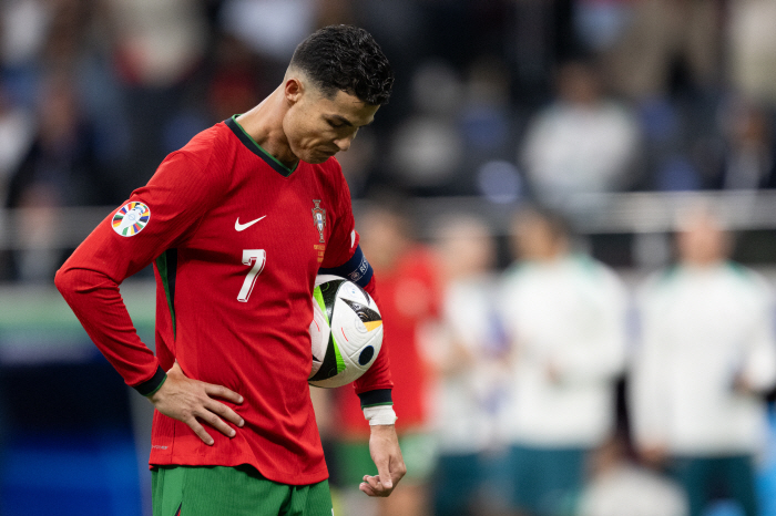 Ronaldo's Tears → 120-Minute Life Theater