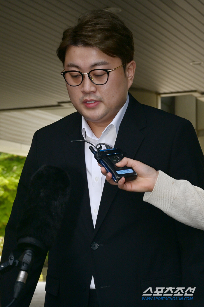  'Drinking Allegations'Kim Ho-joong Appointed 6 Lawyers for the First Trial on July 10