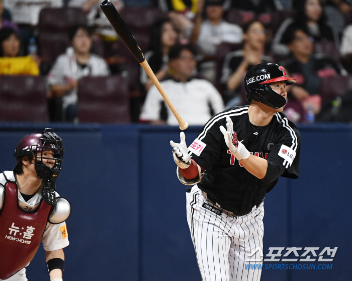 'Why did you stop in front of the home?' Park Hae-min's ridiculous home-out → Song Sung-moon tie- Choi Joo-hwan's come-from-behind hit. Kiwoom in last place also came from behind to win 4-2 against LG in second place. 6 wins and 3 losses