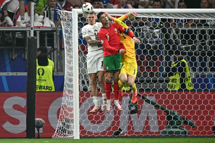 At that moment! Ronaldo was also a WALKLE. 英 media '3 tears Ronaldo has the lowest penalty shootout heart rate'