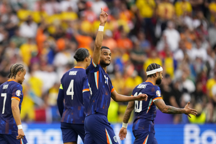 'Malen Multi-Goal'The Netherlands, Romania 3-0! advance to the quarterfinals