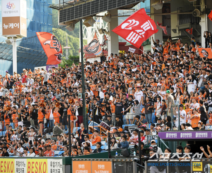 For the first time in 43 years of professional baseball history! Will 6 million spectators break out in the first half of the year