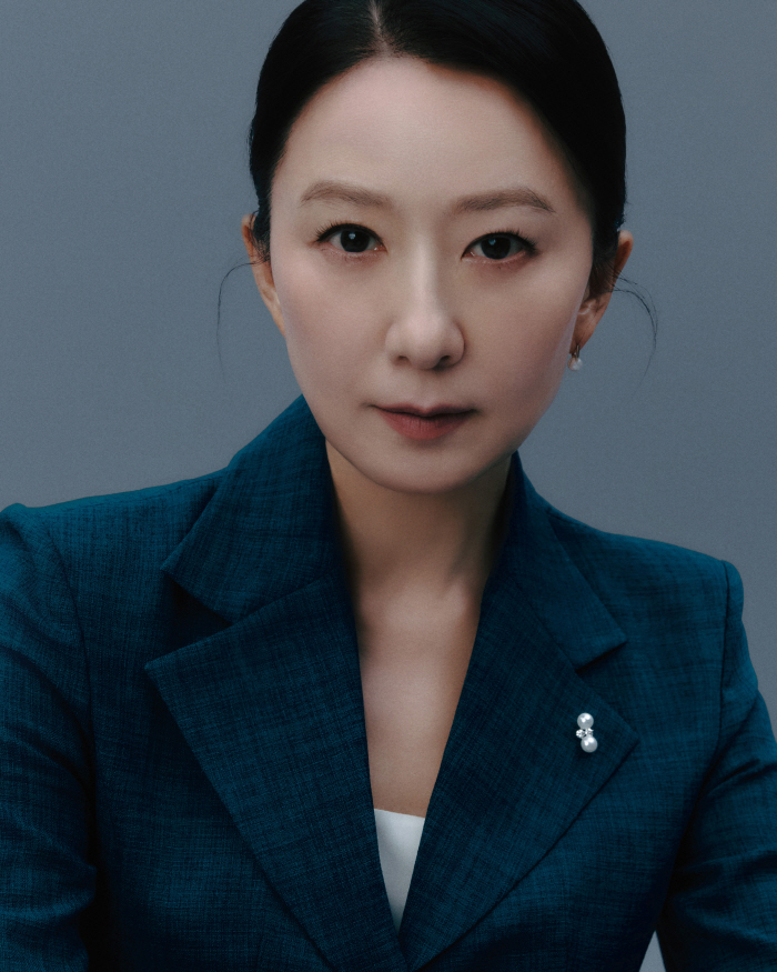  'Dolpung'Kim Hee-ae 'Dolpung' Do you think you're a real politician? It's just fiction.'