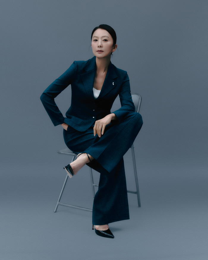  'Dolpung'Kim Hee-ae 'Dolpung' Do you think you're a real politician? It's just fiction.'