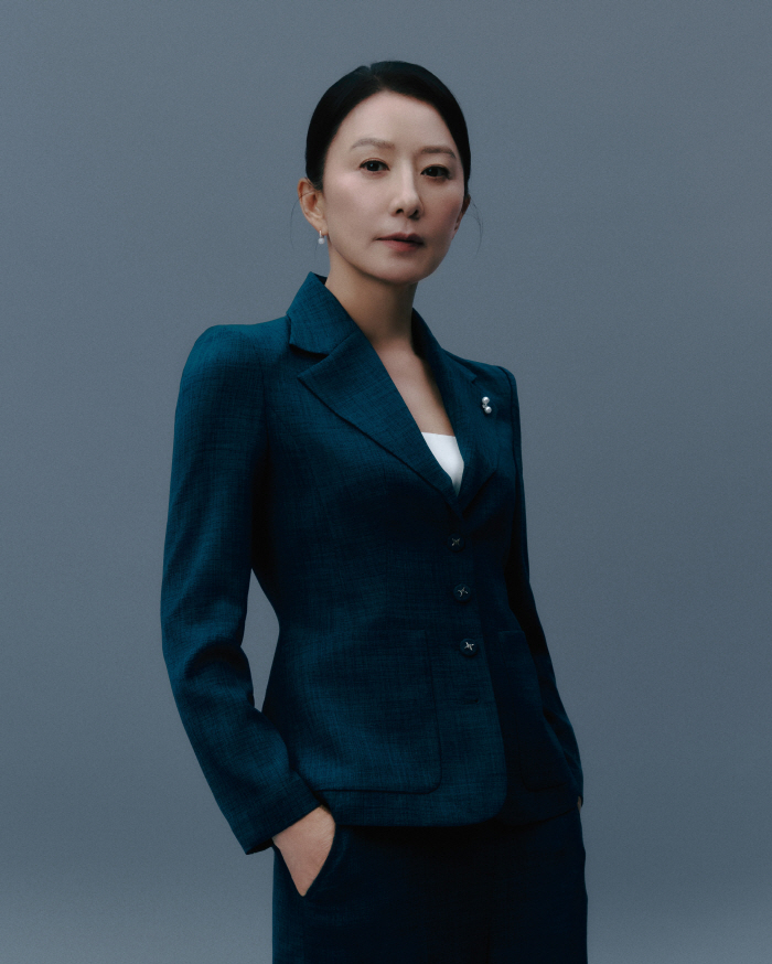  'Dolpung'Kim Hee-ae 'Dolpung' Do you think you're a real politician? It's just fiction.'