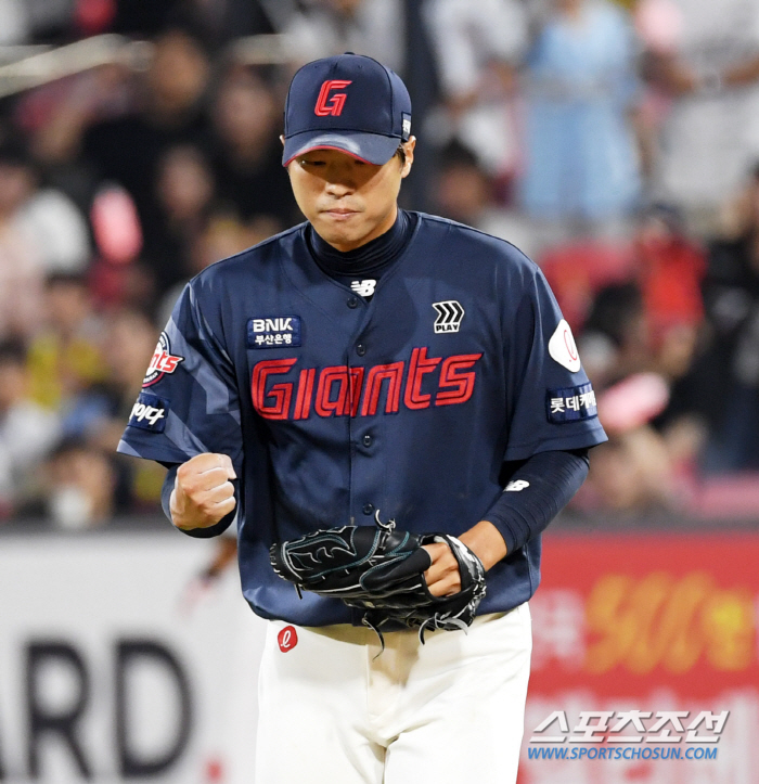 Is manager Kim Tae-hyung the MVP of Lotte in the first half? The head coach thought differently 'There's a player I'm thankful for' 