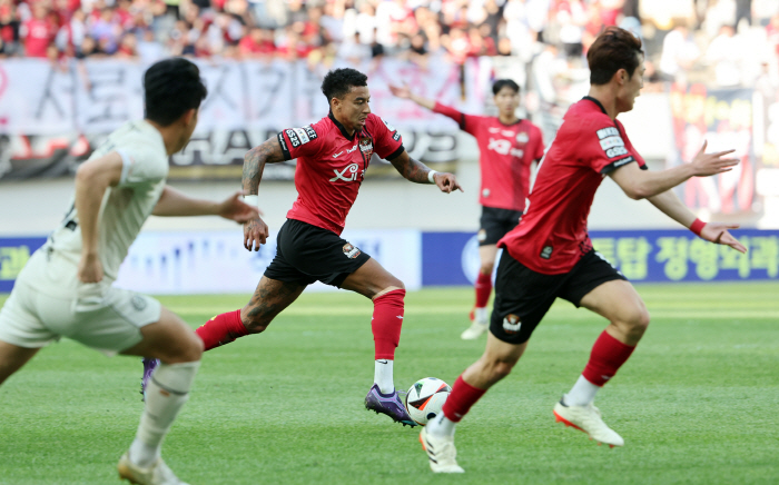 Lingard, I didn't recognize youThere has never been such a mercenary in Seoul and hard work in the stadium'