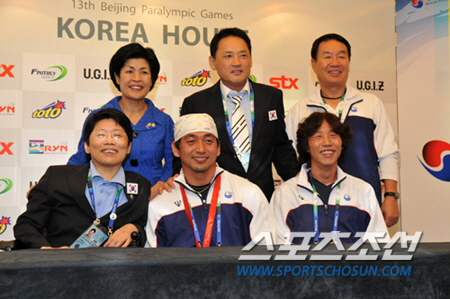 Minister Yoo In-chon is going to the Paris Paralympic Games and Vice Minister Jang Mi-ran is going to the Olympics